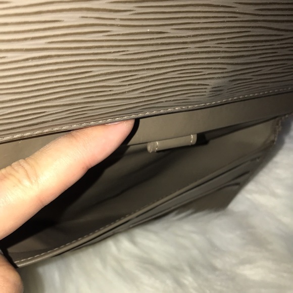 AUTHENTIC EPI LOUIS VUITTON LONG PEPPERED COLORED SNAP WALLET - Picture 10 of 14